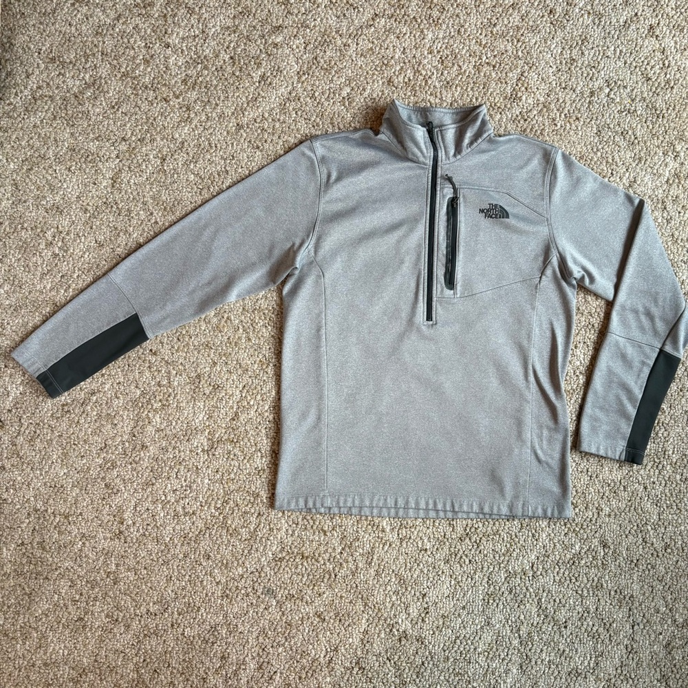 The North Face Light Gray and Black Pullover, SZ L